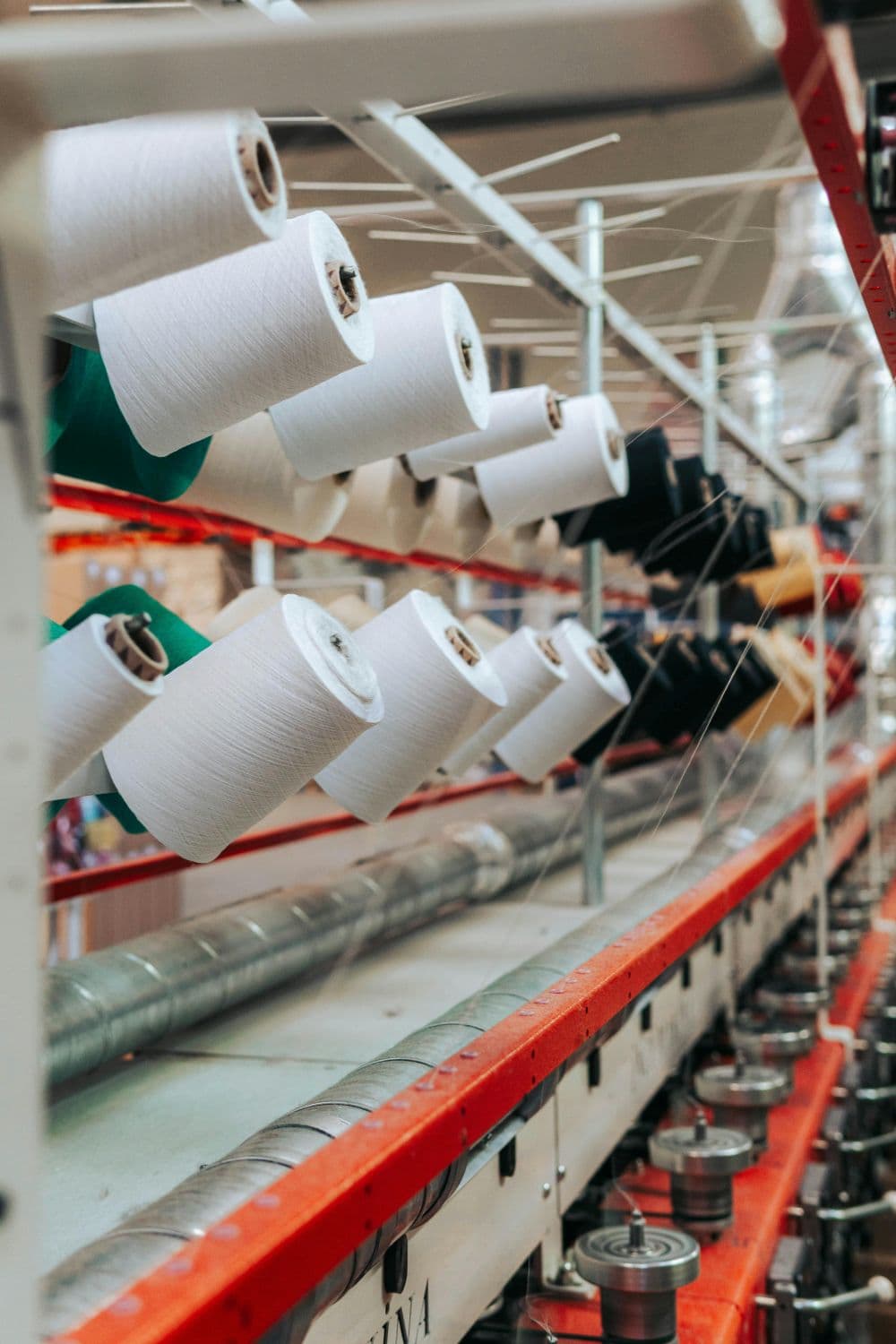 Industri Manufaktur (Alas Kaki, Tekstil)